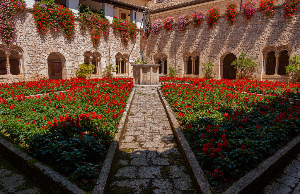 Abbazia di Casamari a Veroli nel cammino di san benedetto